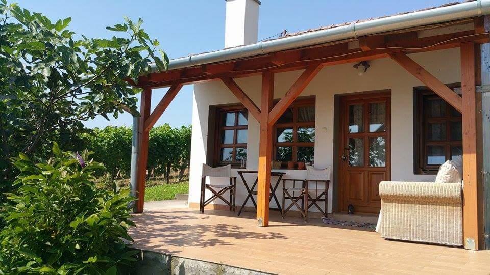 Remete-Lak Hotel Villany Exterior photo